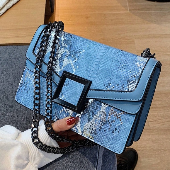 Luxe Vegan Leather Snakeskin Medium Size Shoulder Crossbody Bag - Picture 3 of 12